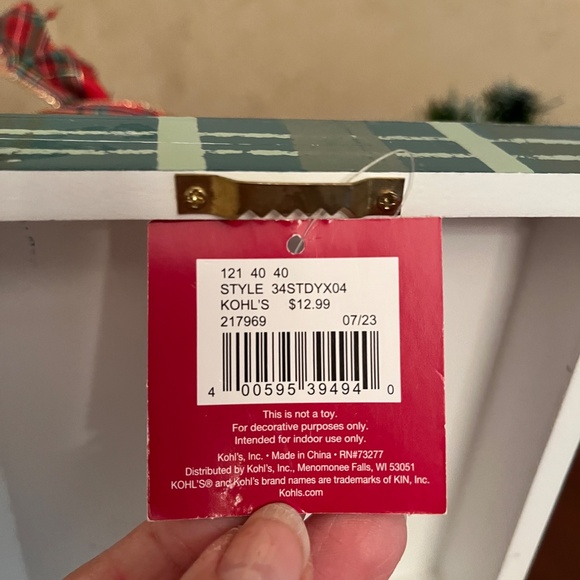 Christmas Wooden Box Sign from St. Nicholas Square / Shadow Box Decor – NWT - Picture 3 of 9